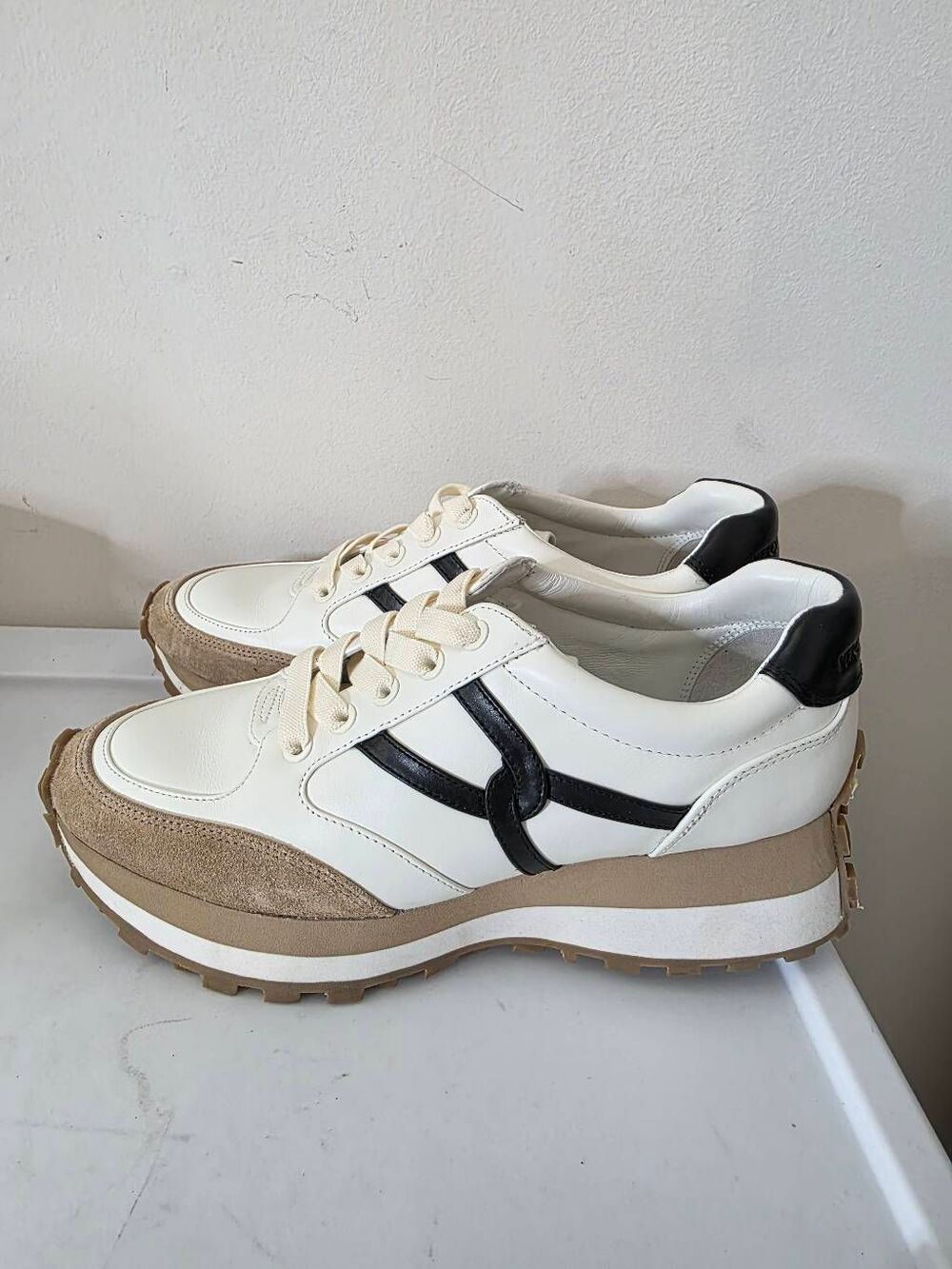 Veronica Beard Valentina Sneaker 8M $295
